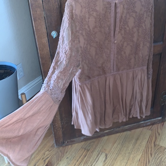 American Eagle Outfitters BOHO Gauze Flare Sleeve Top - Picture 4 of 11